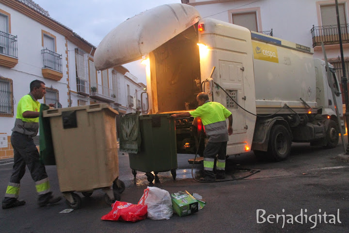 operarios cespa trabajando