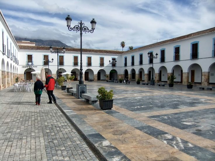 plaza porticada berja