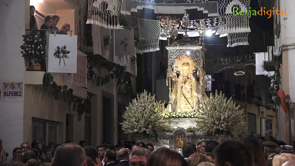 coronacion alferez virgen de gador