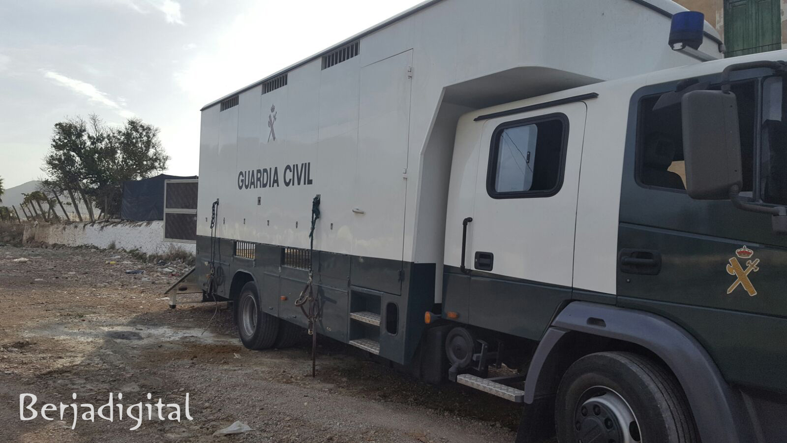 guardia civil a caballo