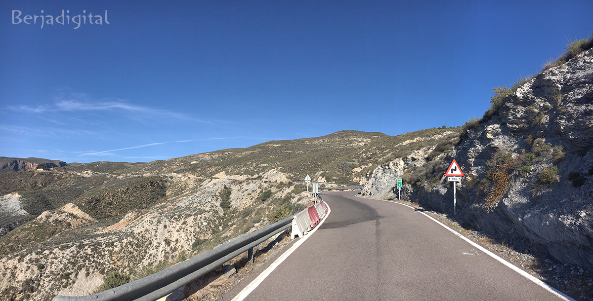 La Junta contrató de modo ilegal el estudio geotécnico para reparar un talud en la carretera de Benínar