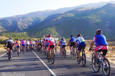 ascenso ciclista a la sierra de gador por la carretera de castala en Berja