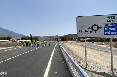 juanma moreno inaugurara la variante de berja