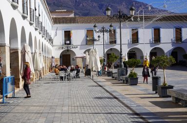 plaza porticada berja mesas hosteleria