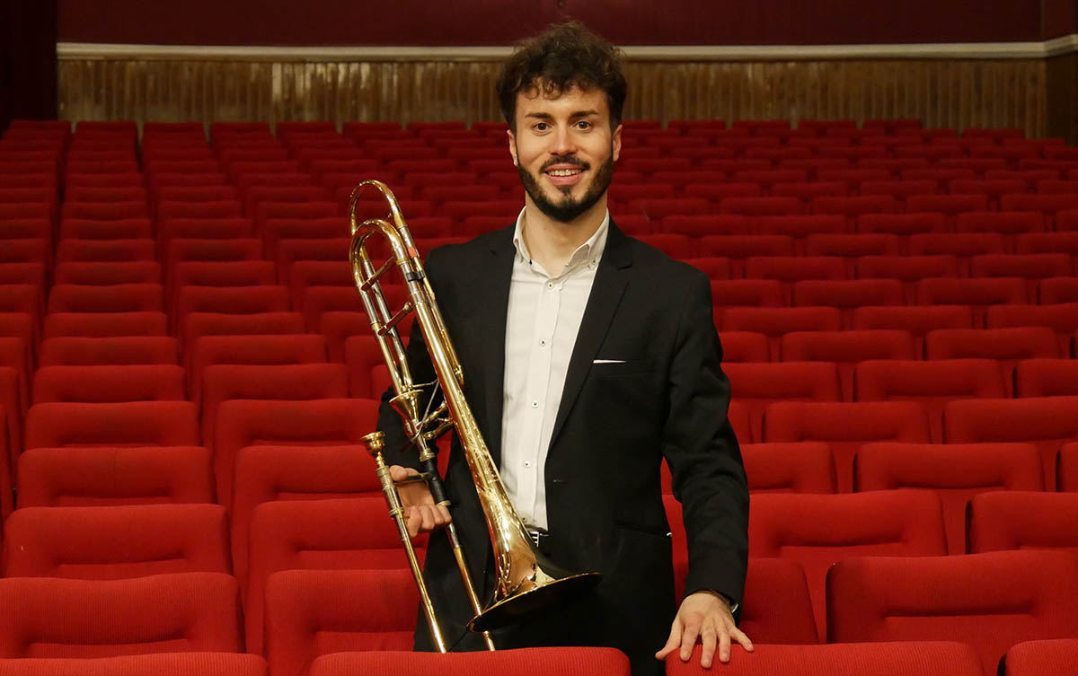 El músico virgitano Mario Montes ofrece 'Un viaje por el tiempo' este jueves en la Escuela de Música de Almería