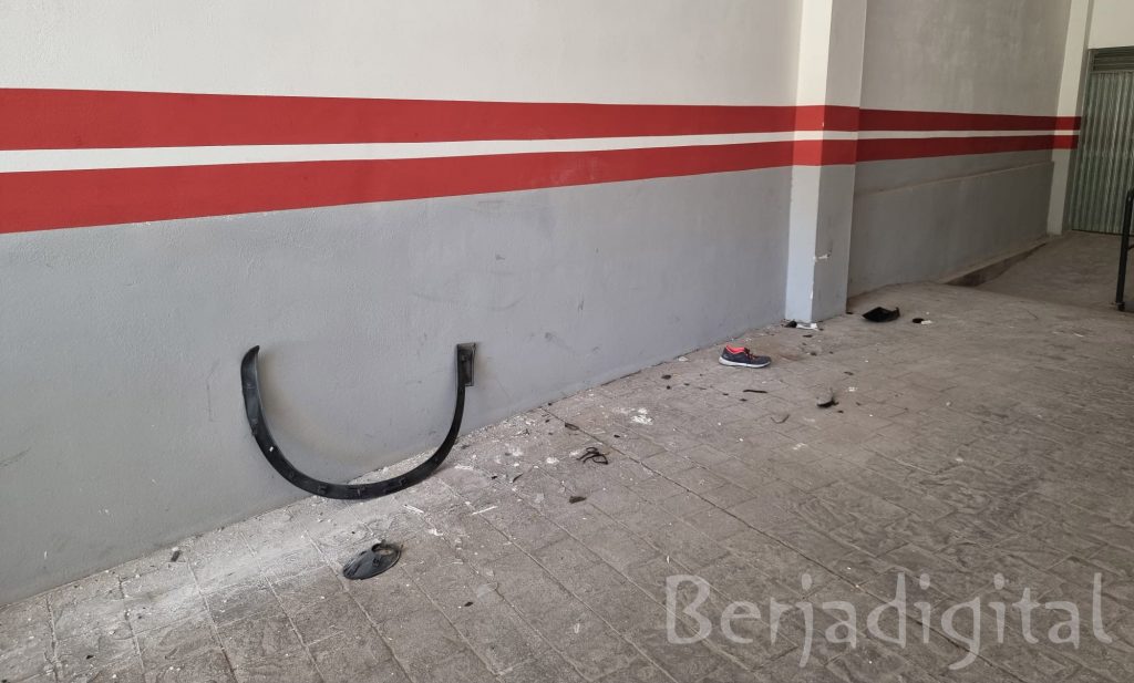 atropello dos personas garaje Berja