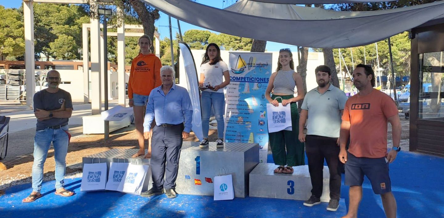 La virgitana Regina Villegas se hace con el Campeonato de España de Funboard