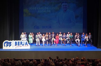 El PP de Berja llena el Teatro para presentar su candidatura
