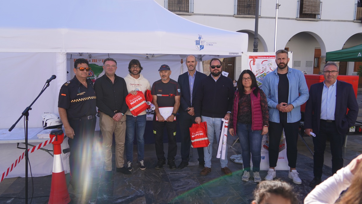 Finaliza la Semana de la Prevención de Incendios en la Plaza Porticada de Berja