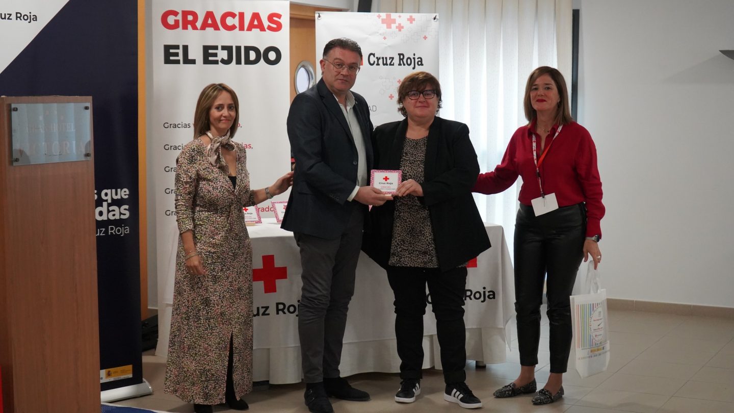 La Cruz Roja reconoce el trabajo de los Servicios Sociales de Berja