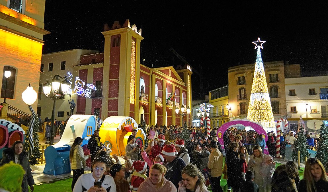 La Navidad Inunda La Plaza De La Constitución De Berja Con La ...