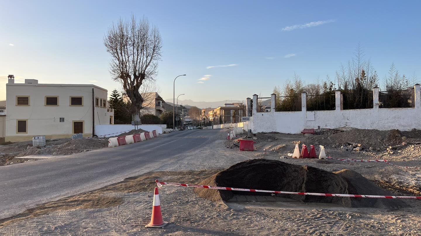 Berja corta desde este lunes 12 de febrero el acceso por Alcaudique para la construcción de un paso de agua subterráneo