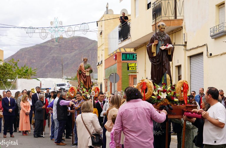 San Marcos y San Antón procesionan por las calles de Berja