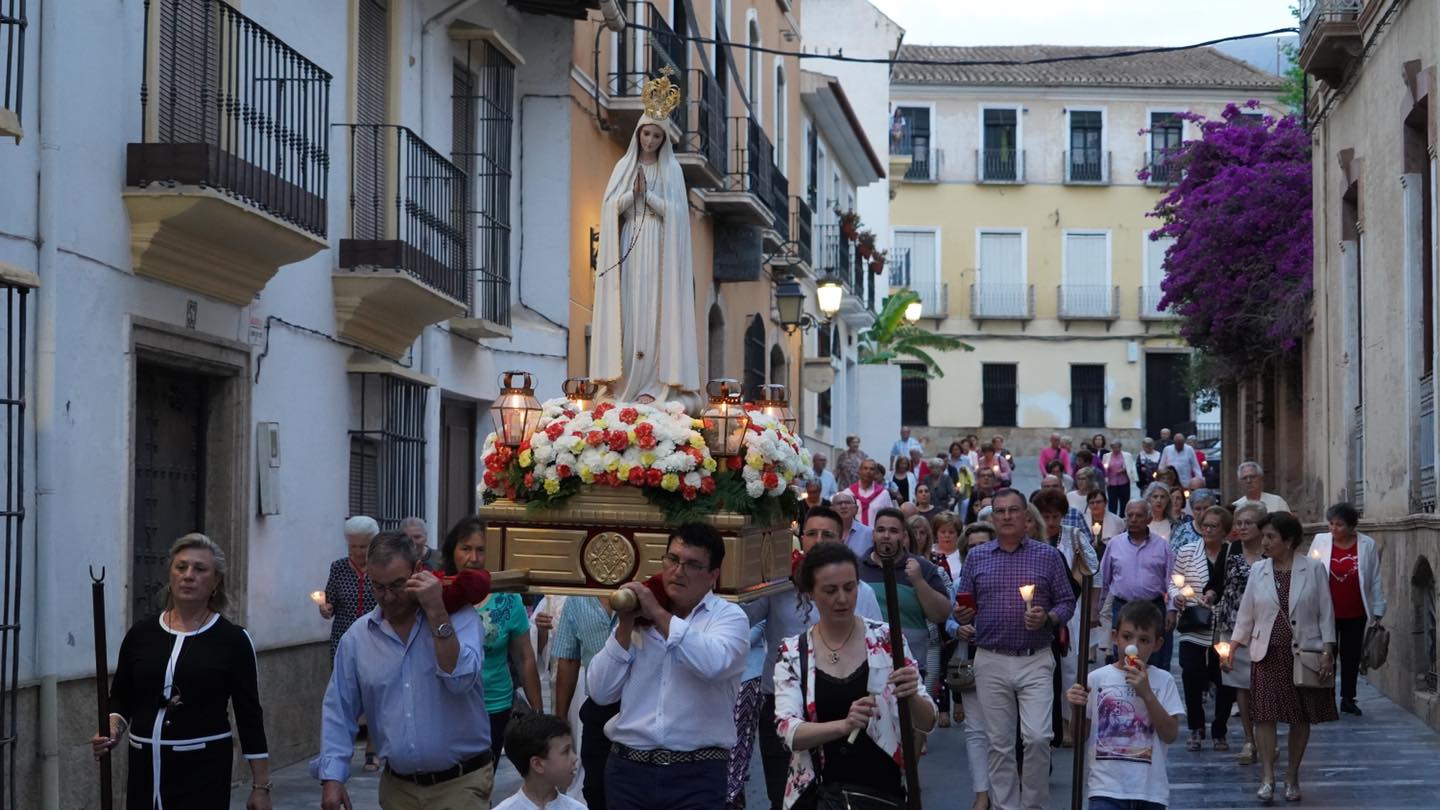 La Virgen de Fátima procesiona este sábado por la tarde por las calles de Berja