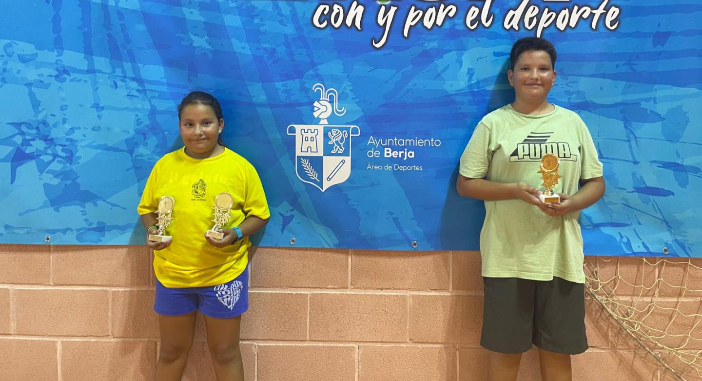 Éxito de los jugadores de Berja en el Torneo de Bádminton de la Virgen del Carmen en Adra