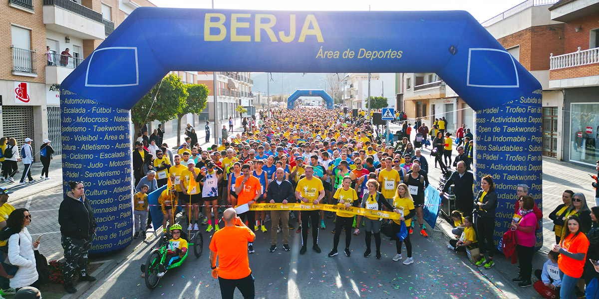 Una marea amarilla inunda Berja en la tercera Carrera Fuentes de Vida