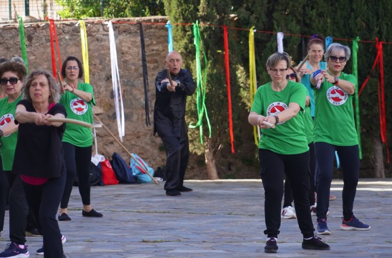 Berja celebra el Día Mundial del Tai Chi con un encuentro comarcal en la Plaza del Teatro