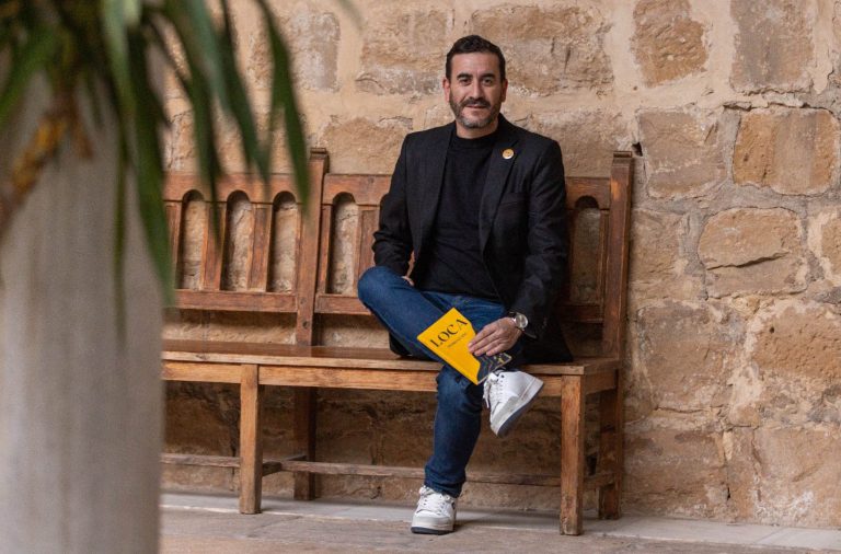 Pedro Güido presenta su libro «Loca» en Berja el próximo viernes 16 de mayo