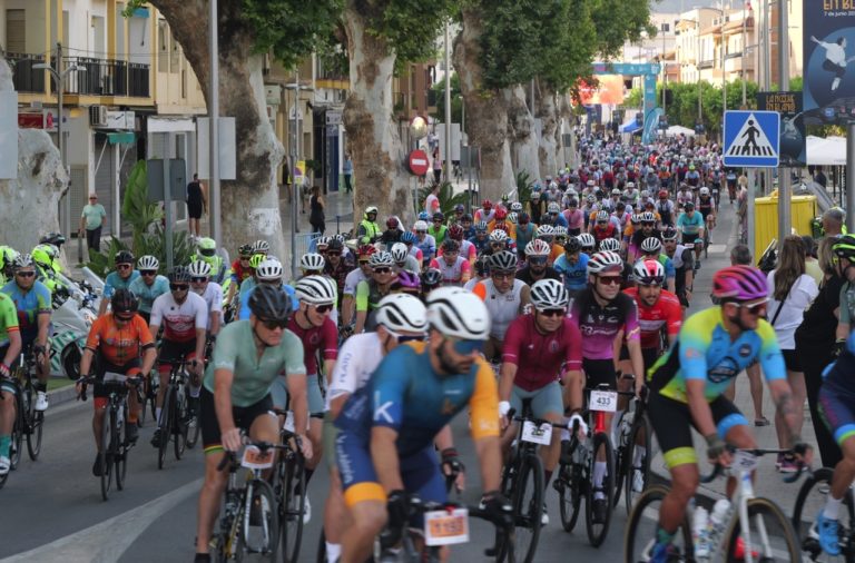 La Indomable desata la pasión ciclista en La Alpujarra con 1.600 participantes