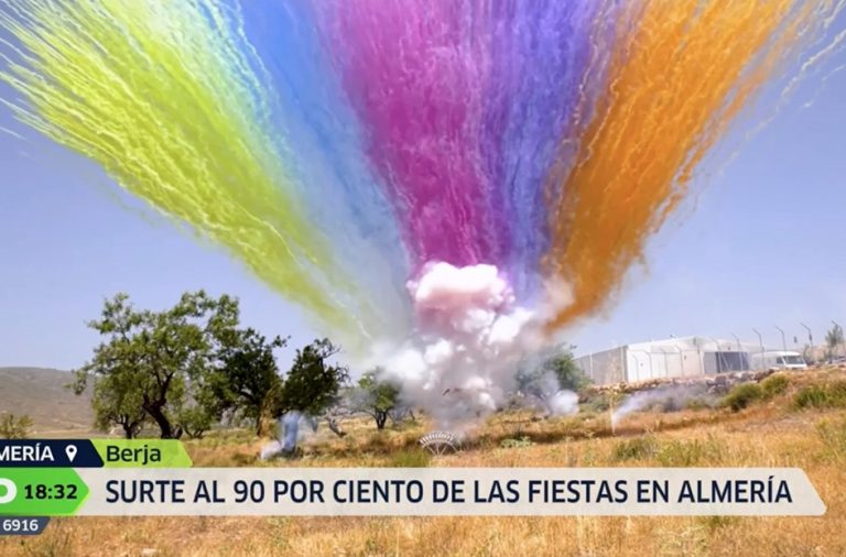 Pirotecnia Alborán muestra la fabricación de disparos de colores y cohetes en Andalucía Directo