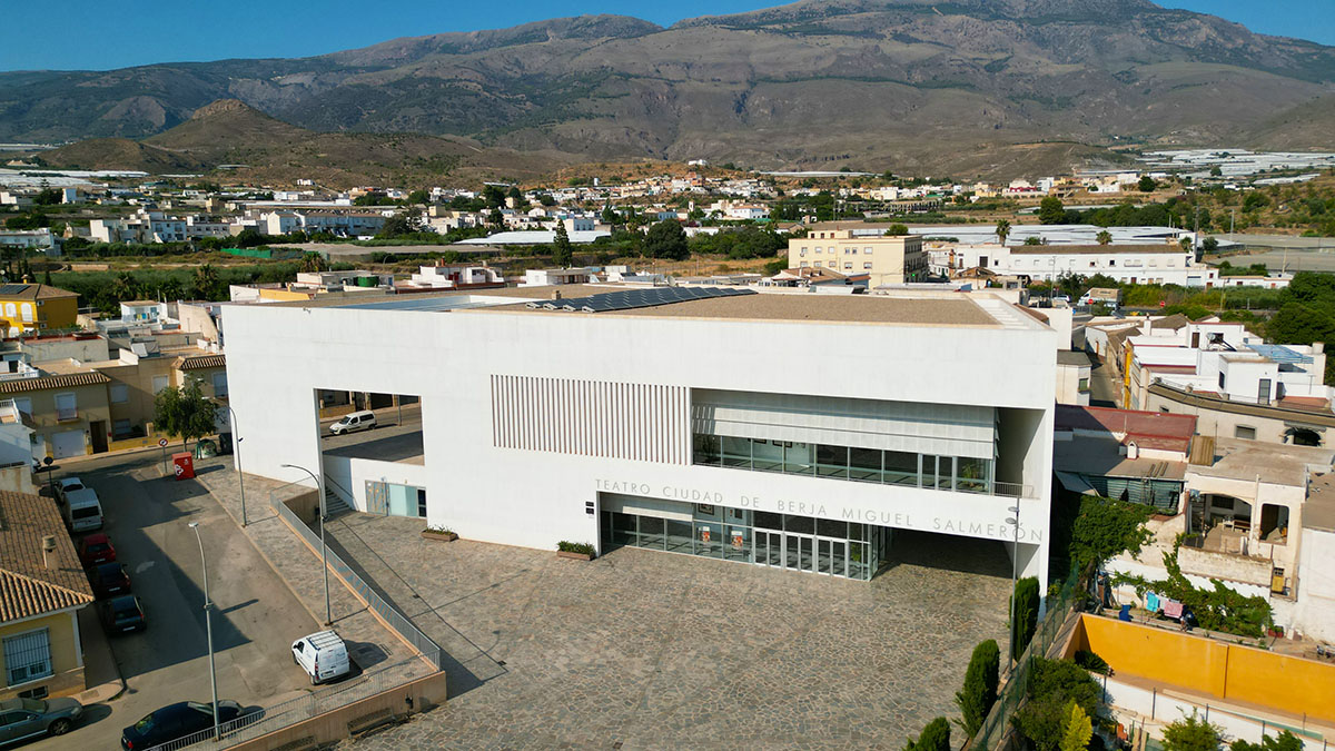 El Ayuntamiento de Berja proyecta este domingo la final de la Eurocopa Femenina en el Teatro