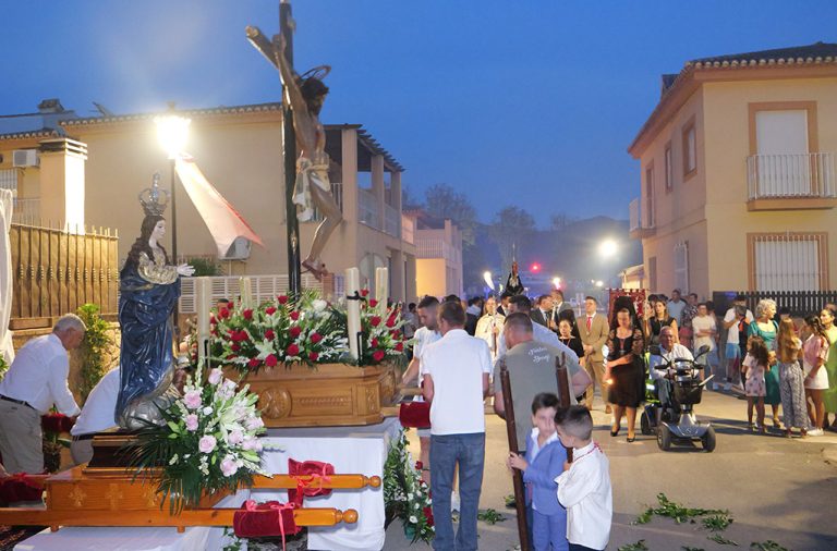 Imágenes de la procesión del Santo Cristo de Cabrilla en Benejí 2025