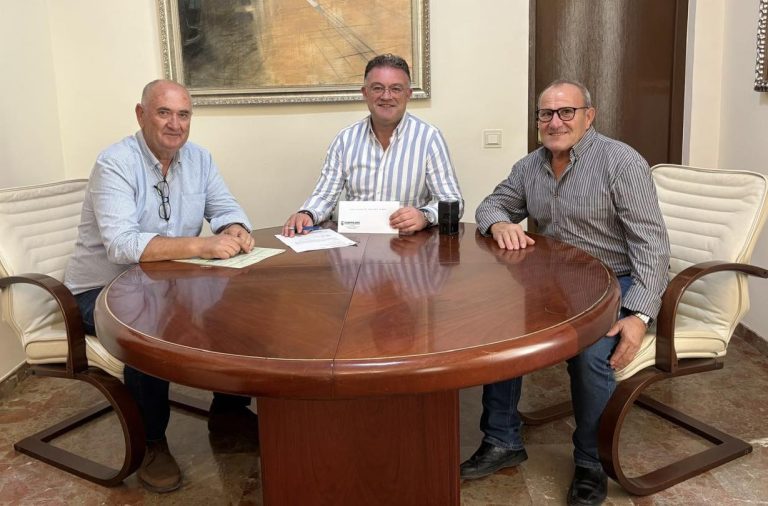 Campoejido dona 2.190 euros al Ayuntamiento de Berja para promover políticas de igualdad