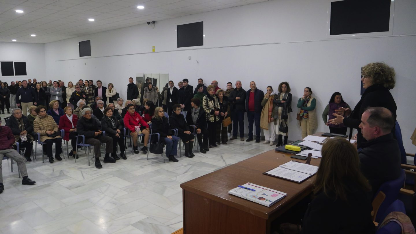 Aprobado por unanimidad nombrar a Antonio Campos como Hermano Honorario de la Virgen de Gádor