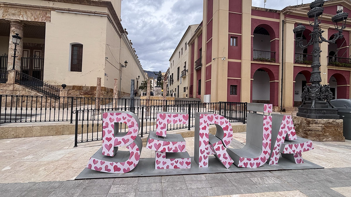 Más de 200 premios para quienes compren en Berja por San Valentín