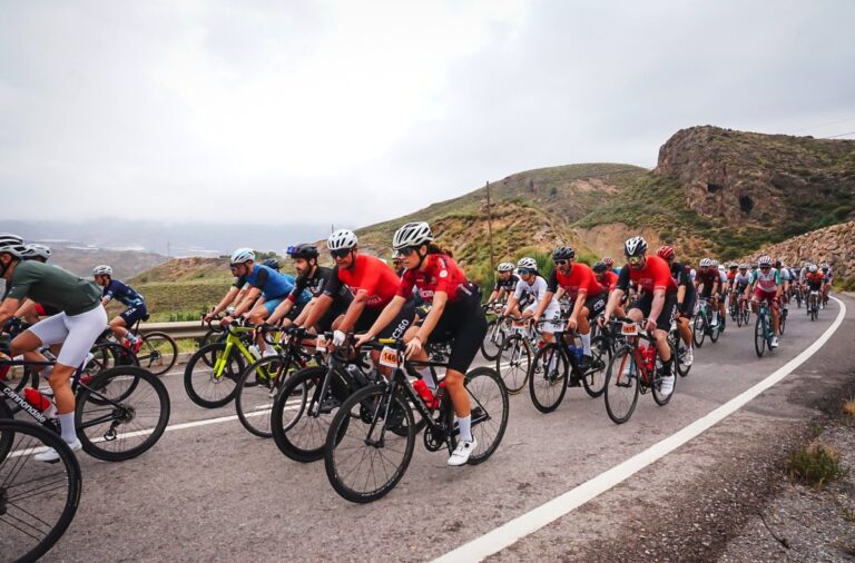 ‘La Indomable’ vuelve a conquistar las Alpujarras con más de mil participantes